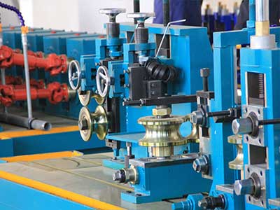 Electric-resistance-welding-tube-mill