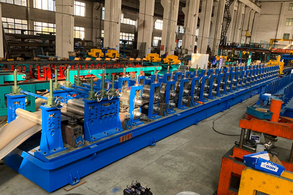 High Speed 2 & 3 Wave Guard rail Line