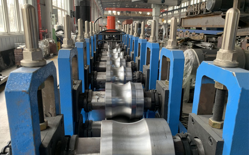 Stainless-Steel-Roll-Forming-Machine-pic